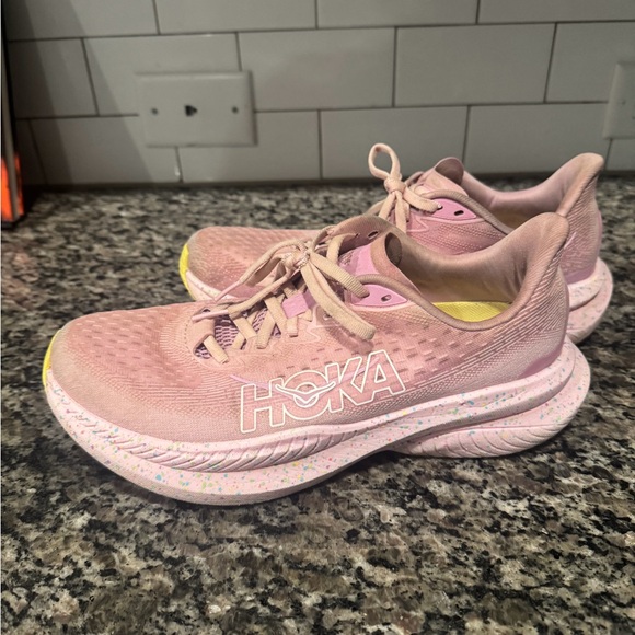 Hoka Pink Mach 6 - Picture 7 of 9